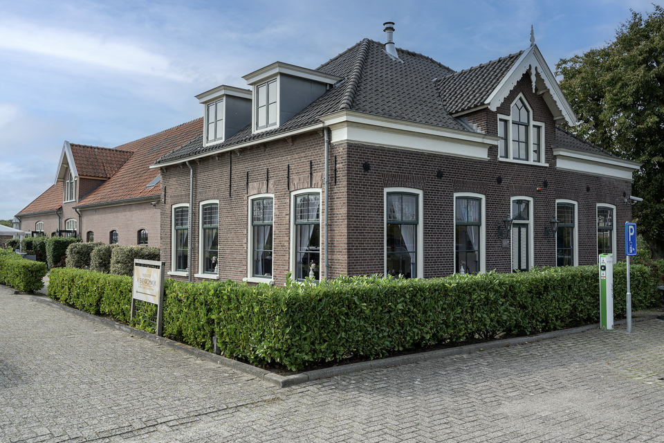 hoeve kromwijk buiten aanzicht verkleind.png