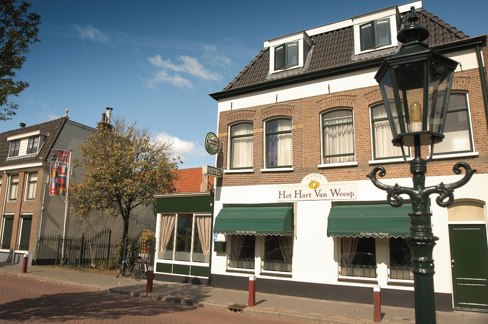 Vooraanzicht hotel